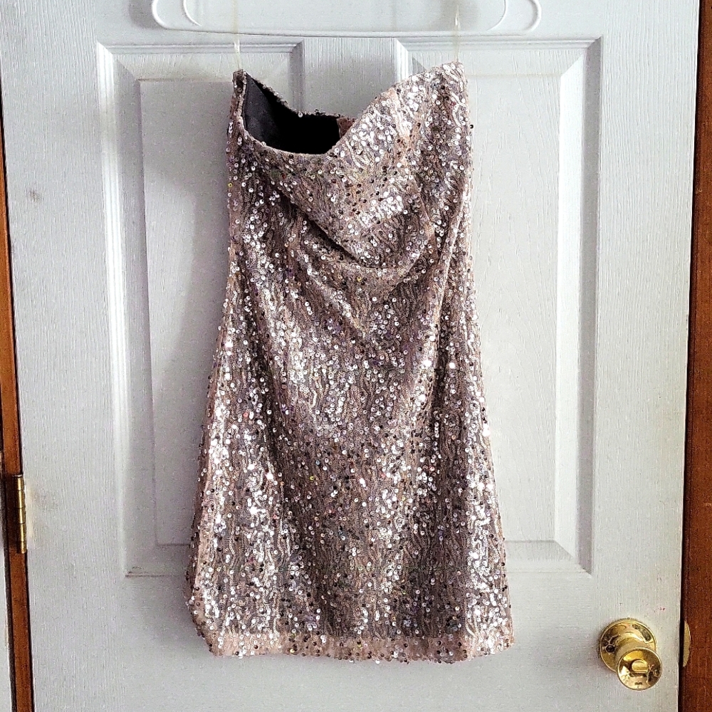 Strapless dress